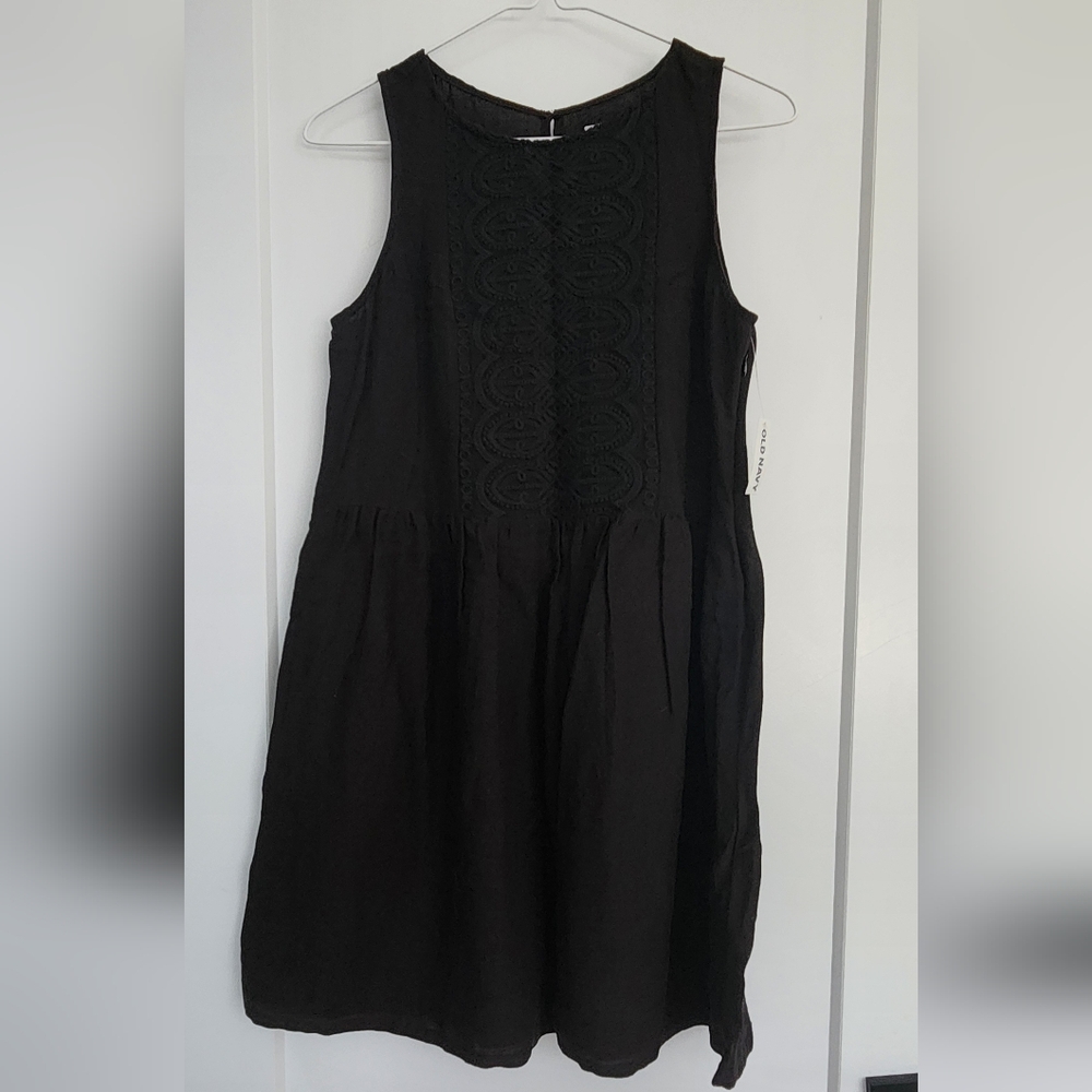 Old Navy Black Halter Sundress for Casual Occasions
